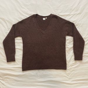 GAP V-Neck Sweater